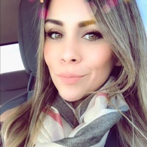 Meet your Posher, Marcela